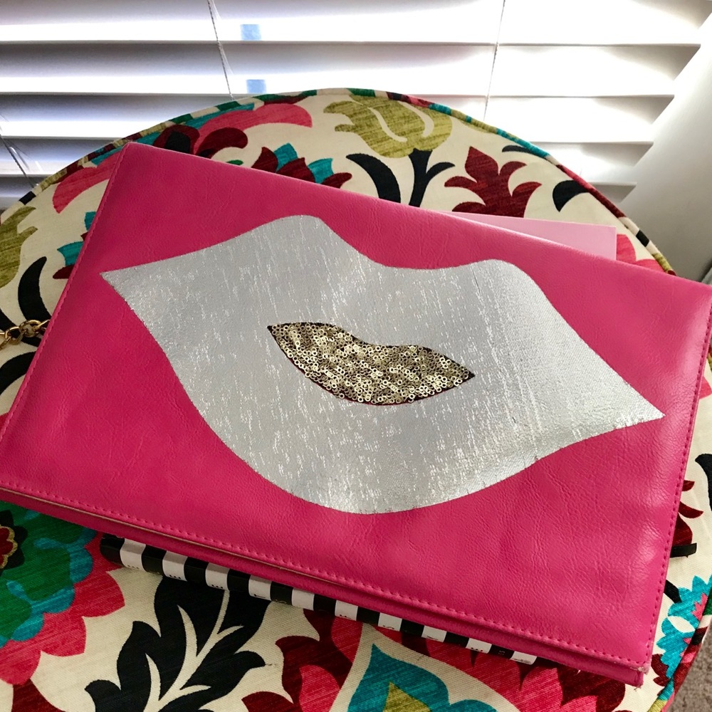 Lips Leather Handbag 💋Pink~New Condition